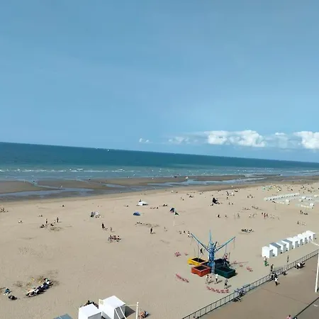 Met Fenomenaal Zeezicht Apartment Koksijde